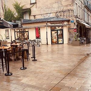Studio Renove Avec Patio, Coeur Du Centre Ville