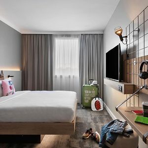 Chambre Confortable Lit Queen-Size