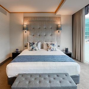 Chambre Lit King-Size avec Accès aux Personnes Handicapées