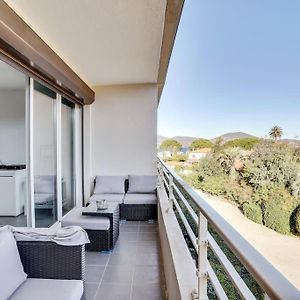 3 Rooms With Sea View Terraces In Peace