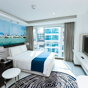 Chambre Accessible aux Personnes à Mobilité Réduite Lit Queen-Size
