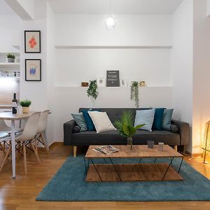 Modern 2Bd Apt In Athens , 3-Min Metro