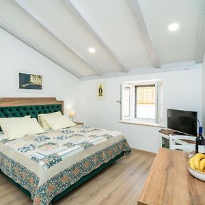 Solis Rooms Old Town