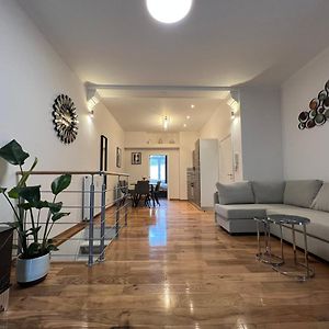 Design Europarlament Apartment With Private Terrace