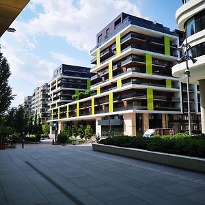 Corvin Promenade With Free Parking