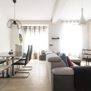 Moyua Luxe By Staynnapartments