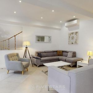 Grand Suite Promenade Five Stars Holiday House