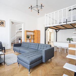 Setting Sun Apartment