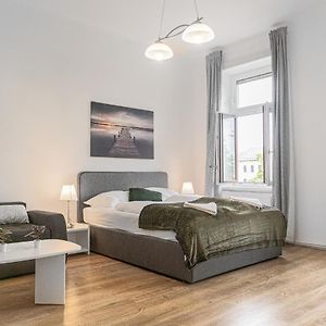 Appartement à 2 Chambres à Coucher