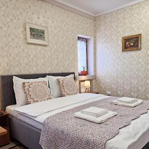 Laroka House Arty And Cosy Studio Universitate Center