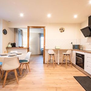 Appartement à 2 Chambres à Coucher