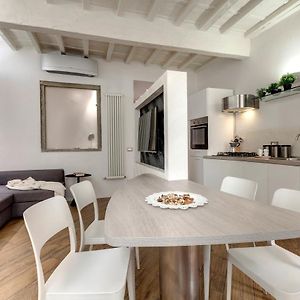 Rosa Apartment By Mamo Florence