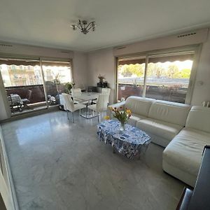 Chambre Privee Avec Terrasse Au Port De Nice