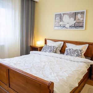 Appartement à 2 Chambres à Coucher