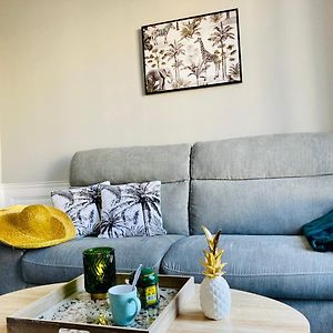 Appartement à 2 Chambres à Coucher