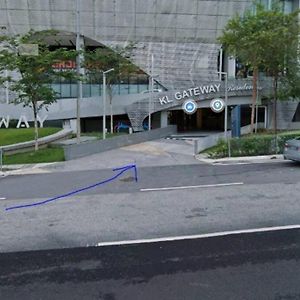Promo Connected Train 2 Bedroom Above Mall 289