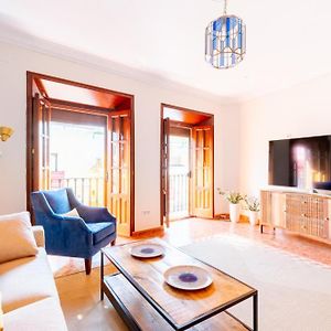Appartement à 3 Chambres à Coucher