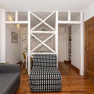 Typical Portuguese Apartment In Sao Bento