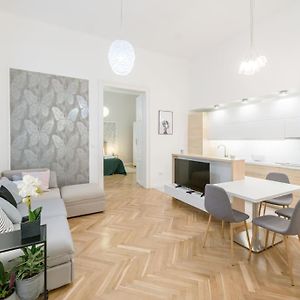 Appartement à 2 Chambres à Coucher