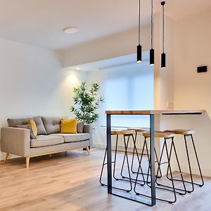Appartement à 2 Chambres à Coucher
