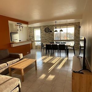 Appartement à 3 Chambres à Coucher