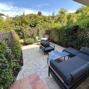 Appartement Avec Jardin Au Coeur De Saint-Tropez.