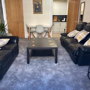 Central, Main Door Apartment, Spacious 2 Bedrooms- No Stairs