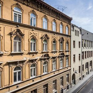 Cosy Tolnai Street Apartments