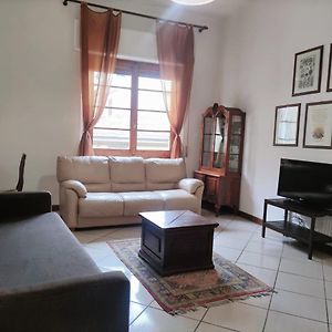 Appartement Grand à 2 Chambres à Coucher