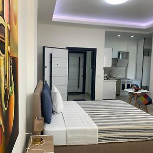 Studio Tres Moderne Gallo 1 - Mamelles Dakar
