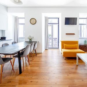 Lisboa Intendente 3Bedroom Apartment With Balcony