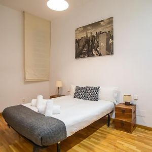 P2Ari1046 - Magnific 2Bed Apartment In The City Center