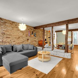 Appartement à 2 Chambres à Coucher