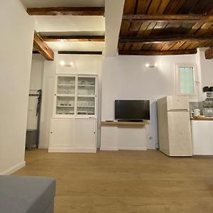 Il Cortile Tra I Portici