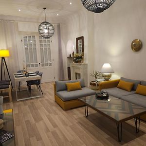 Appartement à 2 Chambres à Coucher