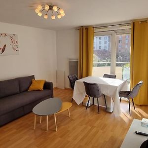 Appartement à 2 Chambres à Coucher