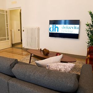 Alfani Apt - Dolcevita Holiday