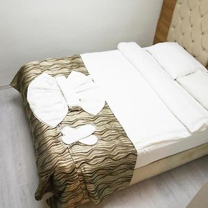Chambre Budgétée Lit King-Size