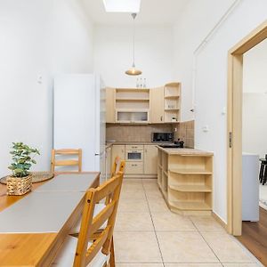 Venus Apartments - Opera II