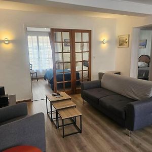 Appartement à 2 Chambres à Coucher