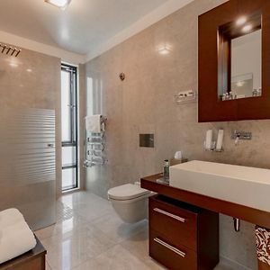 Suite de Luxe à 2 Chambres à Coucher