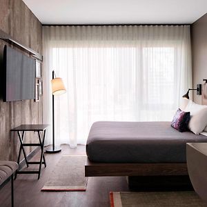 Chambre Accessible aux Personnes Malentendantes Lit Queen-Size