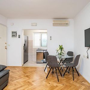 Apartman Knego With Parking