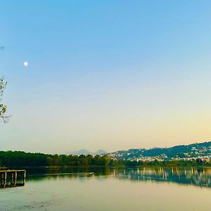 Lake Escape - Home 2