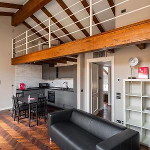 Wooden Design Apartment By Wonderful Italy