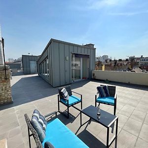 Penthouse W Private Rooftop And Free Parking