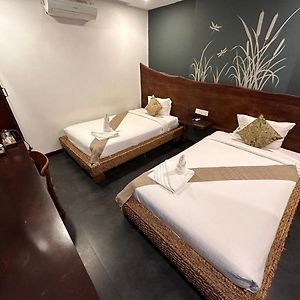 Deluxe  Without Window Twin Room