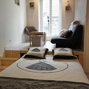 House Of Twenty, Calme,Rue Pietonne, Proche De La Mer, Wifi Gratuit