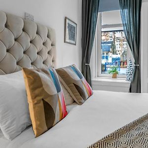Cheerful Stays - Jamson Pl 3 Bed Apartment