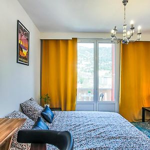 #4 Toulon CENTRE, BALCON, VUE SUR CORNICHE, LUMINEUX, AU CALME, STATIONNEMENT FACILE&GRATUIT